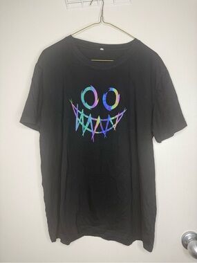 SHEIN Black Iridescent Smiley Face Graphic